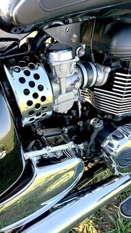 TRIUMPH AMERICA 865 ccm - 7