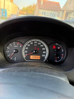 Prodám Suzuki Swift 1.3 68kw - 7