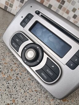 Alfa Romeo MITO originál radio - 7