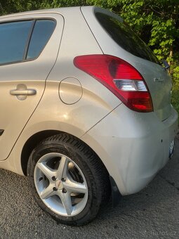 Hyundai i20 1.4i 2009 - 7