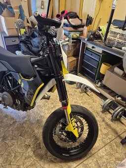 Husqvarna 701 supermoto - 7