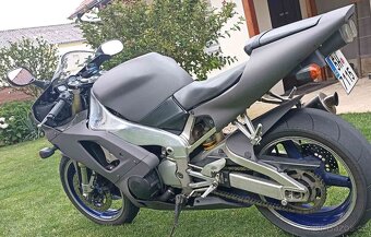 Yamaha YZF-R1 - 7