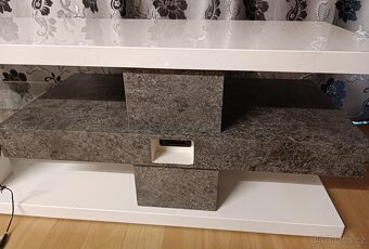 TV stolek bílý lesklý - 7