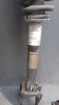 Přední zavěšeni kol na Mercedes ML - w166 - 7