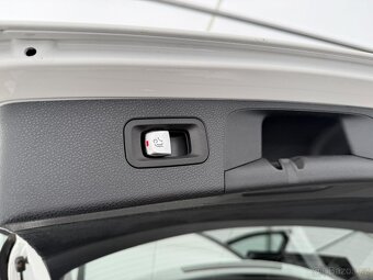 Mercedes-Benz Třídy E, 300de 9G DPH PLUG-IN 4X4 1-MAJ - 7