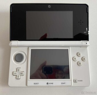 Nintendo 3DS White + 64GB SD karta - 7