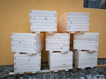 Truhlíky, květináče - 7