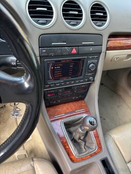 Audi A4 Cabrio 2.5 TDI 120 kW - 7