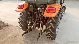 Traktor TIGER 704 - 7