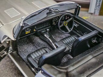 Jaguar E- Type 1:18 Autoart - 7