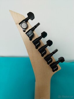 Prodám Jackson JS22 Dinky BLK AH s pevným pouzdrem - 7