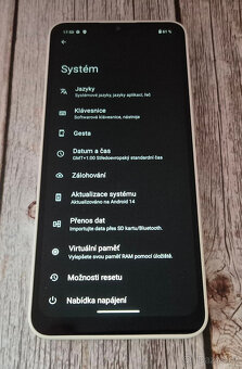 NOVÝ smartphone Sharp AQUOS Wish 4 - 7