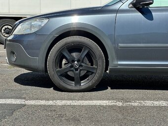 Škoda Octavia Scout 2.0 TDI 103 kW 4x4 Manuální Rok 2009 - 7