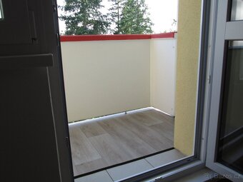2+1 s novou lodžií v Uh. Brodě, bez RK - bez provize - 7
