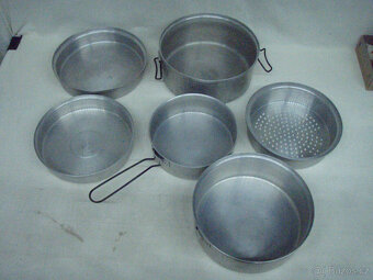 SKLÁDACÍ KEMPINGOVÁ SADA HRNCŮ - 7 v 1 - 7