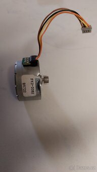 krokový motorek - 7