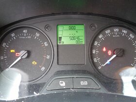 Škoda fábia II 1,2, 44kw, CHFA Rozprodám na náhradní díly - 7