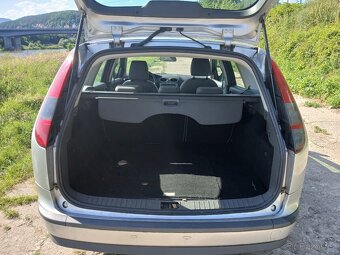 Ford Focus MK2 1.6 kombi benzín - 7