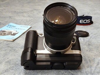Fotoaparát Canon EOS 500N s příslušenstvím - 7