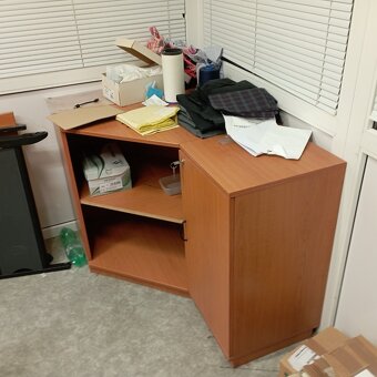 kancelářský nábytek - 7