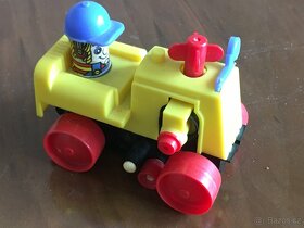 3 hračky retro - autíčko, lokomotiva, klávesy - 7