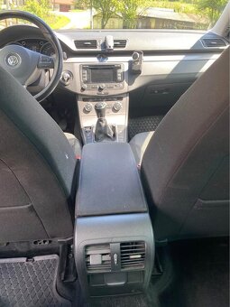 VOLKSWAGEN PASSAT VARIANT 2,0 TDI 103 KW Kombi - 7