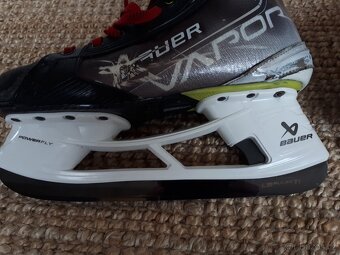 Brusle Bauer Hyperlite, vel. 8, fit1 - 7