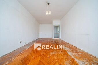 Prodej bytu 2+1 s převodem do osobního vlastnictví, 54 m2 v - 7