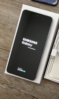 Samsung Galaxy S21 FE 5G Fialovy - TOP stav - 7