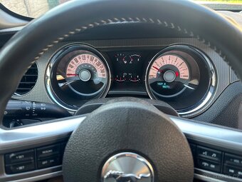 Ford Mustang GT 5,0 303KW nové kupované v Německu 98275km - 7