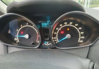 Ford fiesta - 7