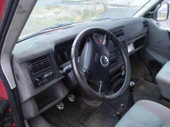 Prodám díly z VW T4 Multivan generation 111kw - 7