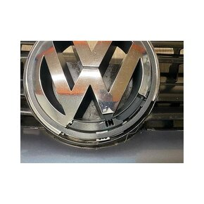 Maska chladiče 1K5853653 VW Golf 5 GT r.v. 2006 - 7
