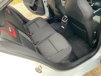 Škoda Octavia III RS 2.0tdi 135kw webasto ,manual - 7