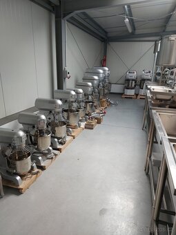 Kuchyňský robot 30 L šlehač hnětač těsta profi - 7