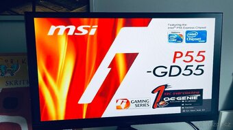 Stolní počítač a reproduktory - 7