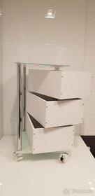 Luxusní bílá italská design skleněná skříňka Tomasucci Bobo - 7