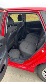 Hyundai i30 1.6 CRDi 66 kW, r.v. 2011, nafta, 193 tis. km - 7