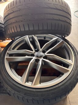 Original AUDI RS R19 - 7