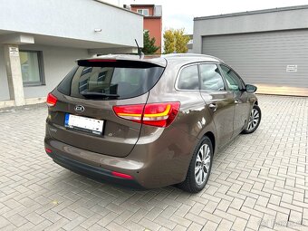 Kia Ceed Combi 1.6GDi 99kw, ČR 2018, zánovní jen 37 000km - 7