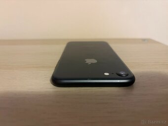 Poškozený Apple iPhone 8 A1905 (64 GB) - 7