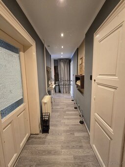 Pronájem moderního salonu / obchodního prostoru pro kadeřnic - 7