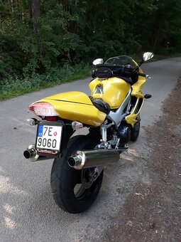 Honda VTR 1000F FireStorm - 7