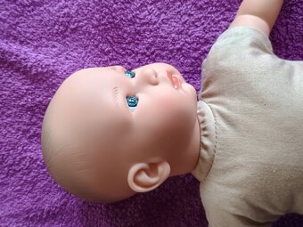 Miminko zn. Llorens (30 cm) se třemi oblečky - 7
