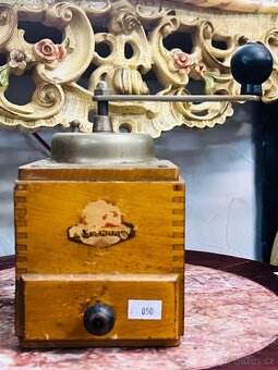 Mlýnek na kávu - 7