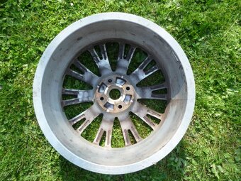 Prodám alu kola originál Fiat Grandepunto - 7