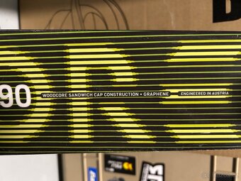 Head Kore X90 177cm + Vázání Tyrolia Attack 13 (NOVÉ LYŽE) - 7