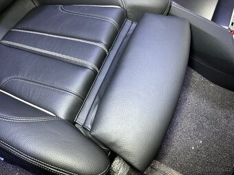 BMW 5 G30 LCI M-Paket kuzeny interier sedacky - 7