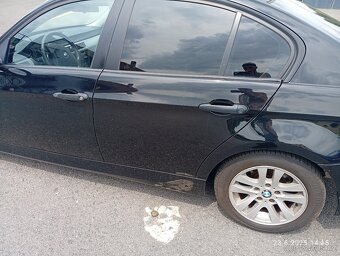 Díly z vozu BMW e90 - 7