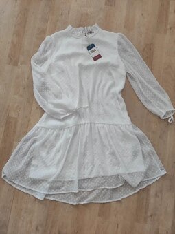 Bílé šatičky Tommy Hilfiger - 7